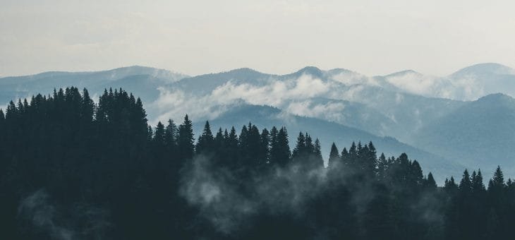 Äkäslompolo on komeiden tuntureiden kylä